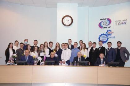 Александр Вепрев: Мы продолжим поддерживать лучших студентов, которым предстоит участвовать в создании современных российских самолётов